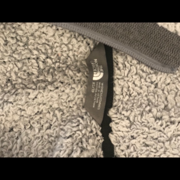 North face Zip Up fleece jacket - Picture 3 of 4